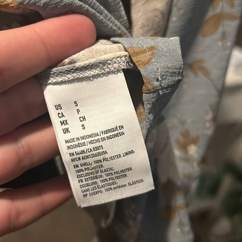 American Eagle Outfitters Small top  E - Picture 8 of 8